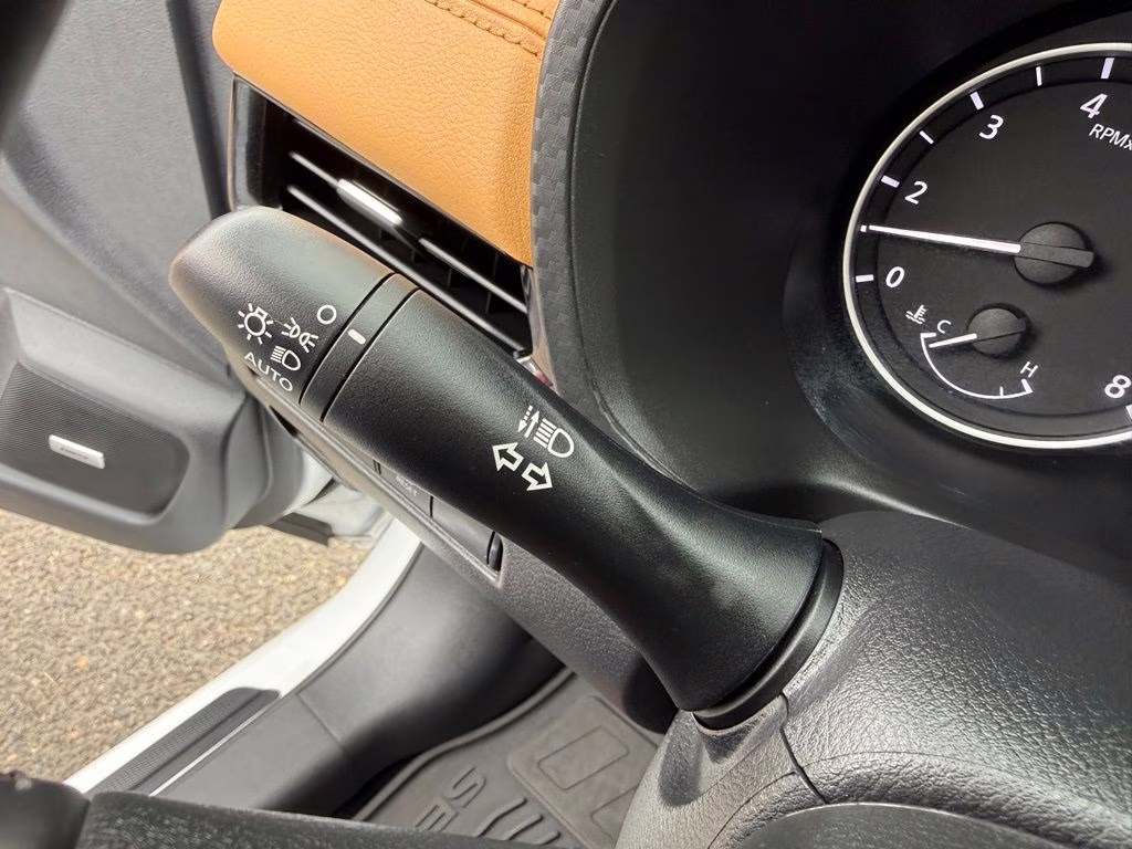 2025 Aspen White Tricoat Nissan Sentra SV FWD Sedan