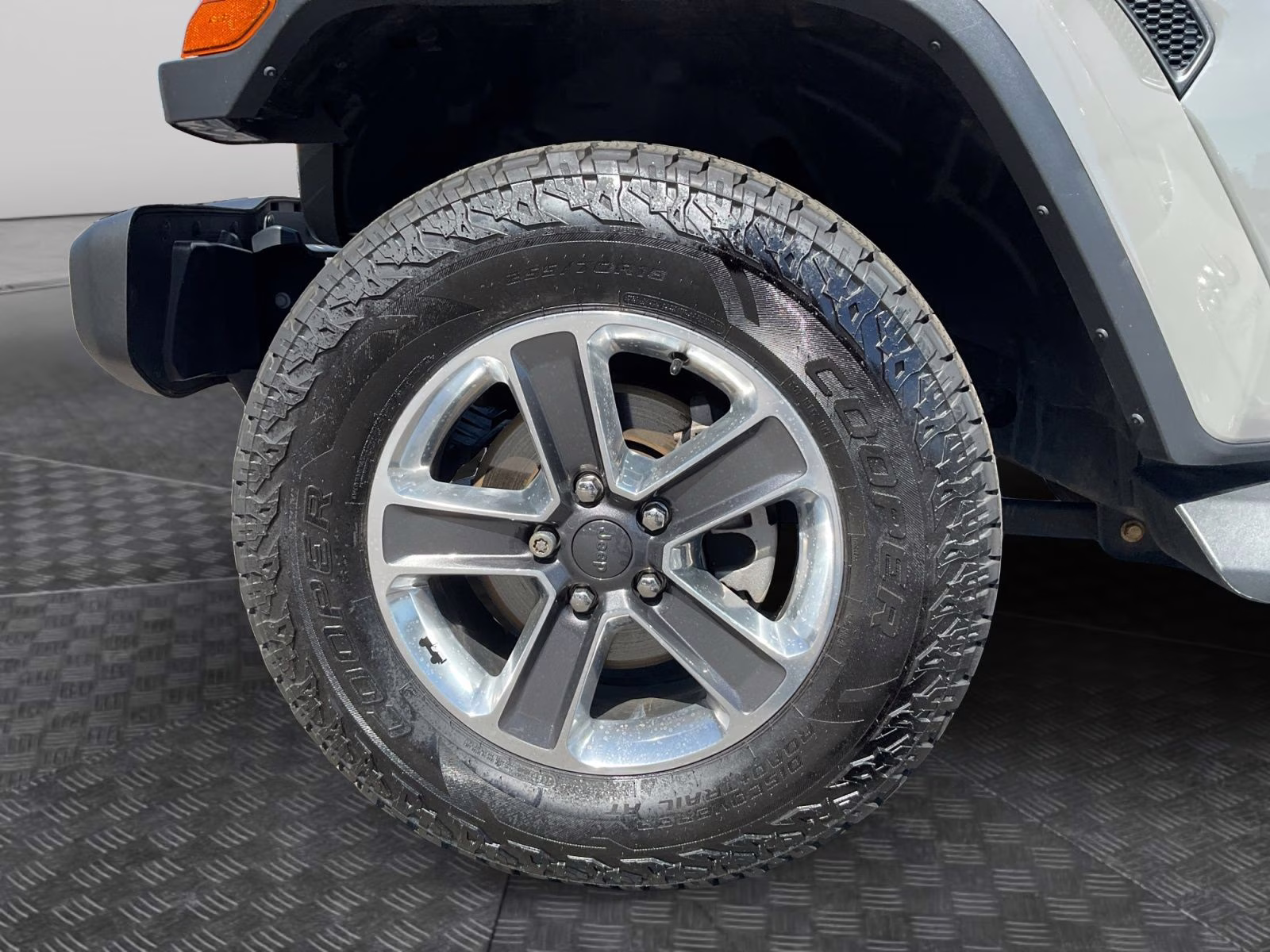 2020 Sting-Gray Clearcoat Jeep Wrangler Unlimited Sahara 4X4 SUV