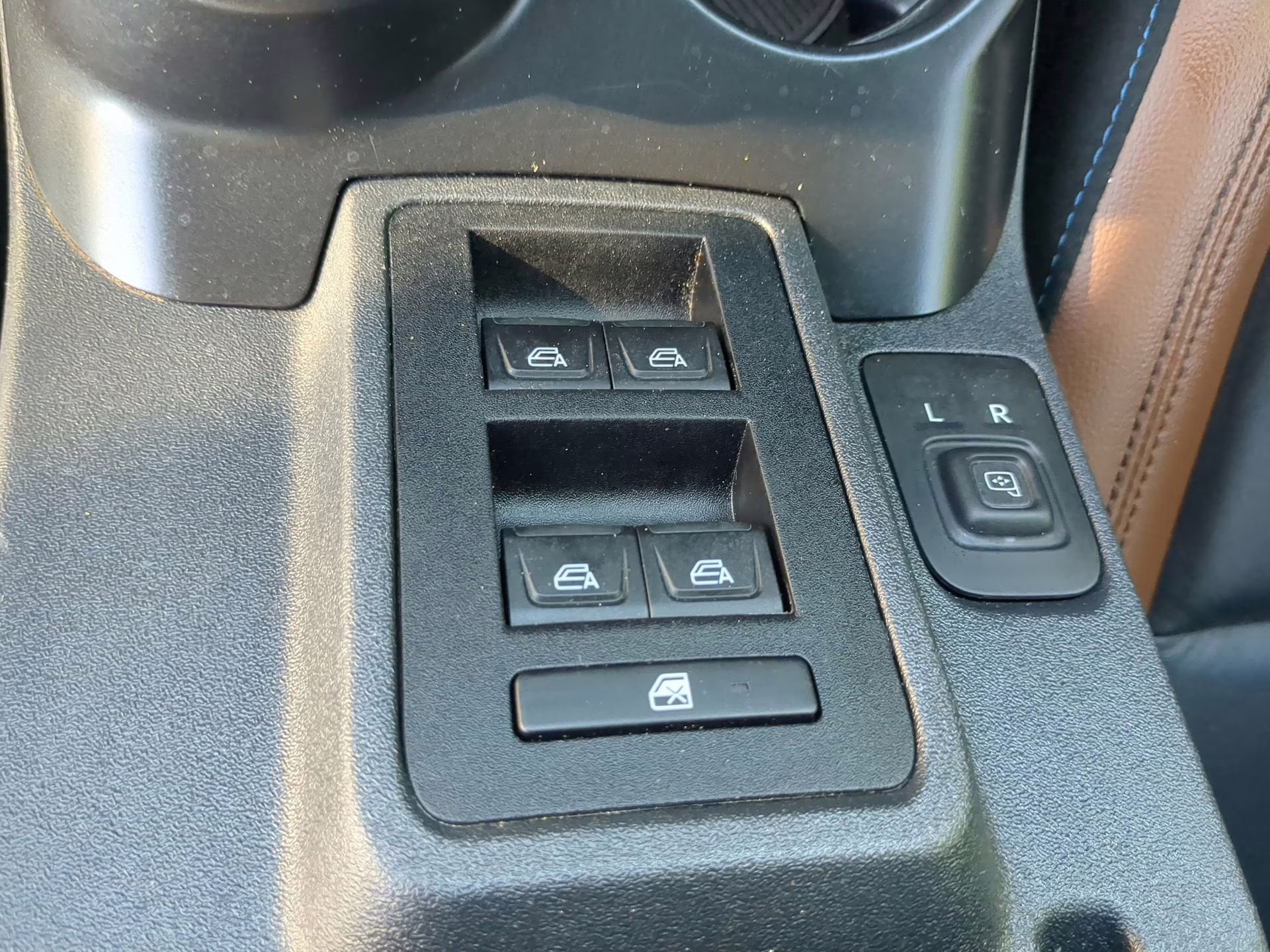 2024 Cactus Gray Ford Bronco Outer Banks 4X4 Convertible