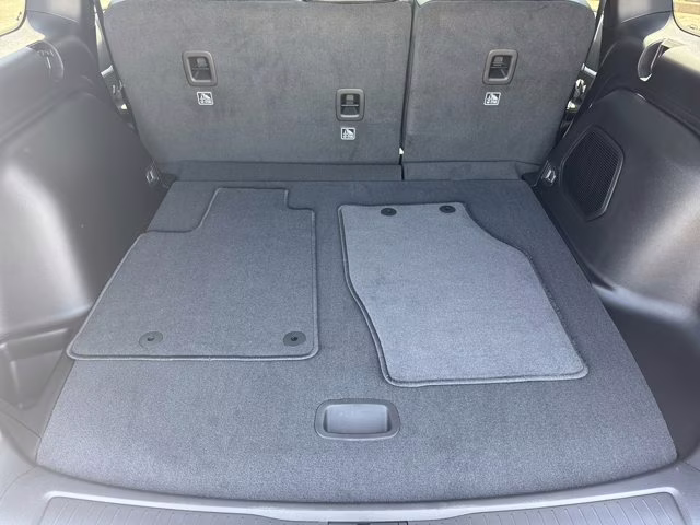 2026 Diamond Black Crystal Pearlcoat Jeep Grand Cherokee Limited 4X4 SUV