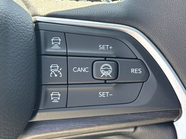 2026 Diamond Black Crystal Pearlcoat Jeep Grand Cherokee Limited 4X4 SUV