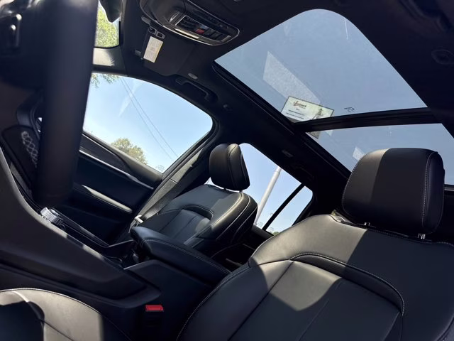 2026 Diamond Black Crystal Pearlcoat Jeep Grand Cherokee Limited 4X4 SUV