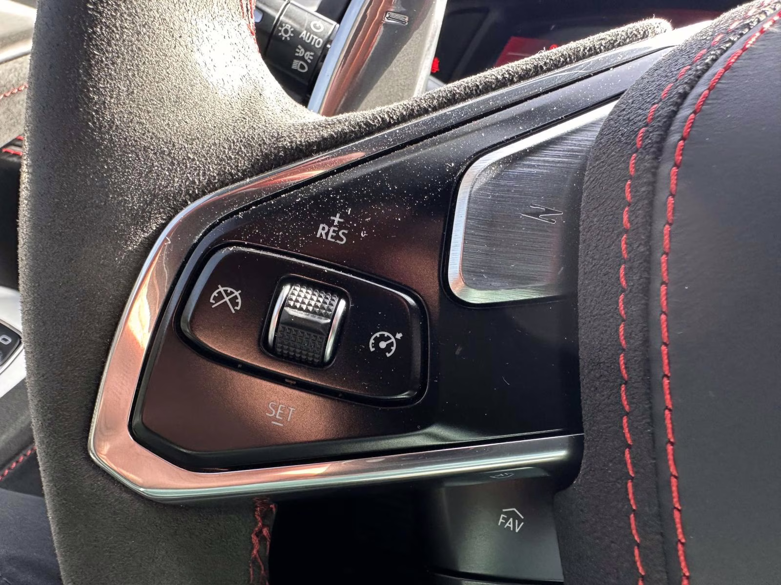 2022 Red Mist Metallic Tintcoat Chevrolet Corvette 2dr Stingray Conv w/3LT RWD Sedan