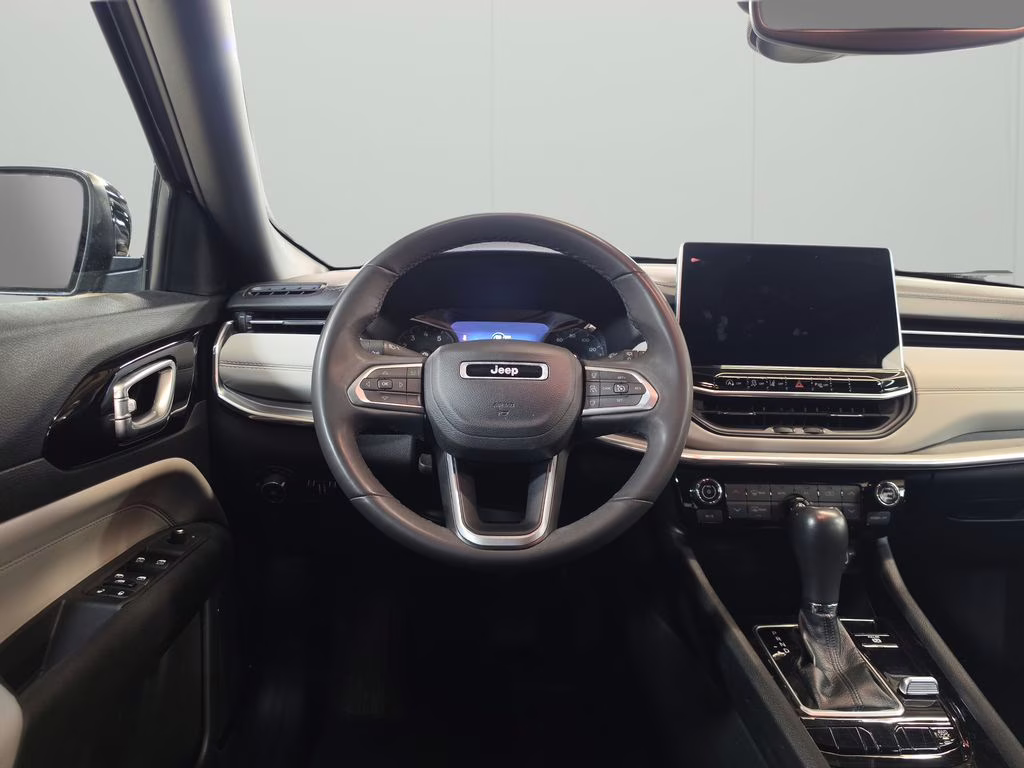 2023 Granite Crystal Metallic Clearcoat Jeep Compass Limited 4X4 SUV