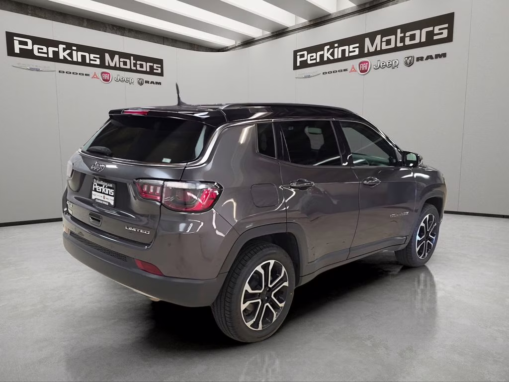 2023 Granite Crystal Metallic Clearcoat Jeep Compass Limited 4X4 SUV