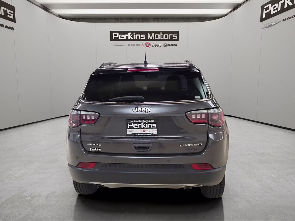 2023 Granite Crystal Metallic Clearcoat Jeep Compass Limited 4X4 SUV