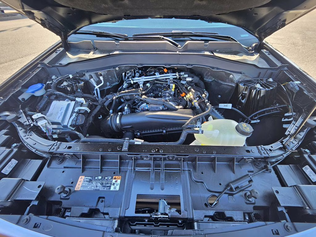 2026 Agate Black Metallic Ford Explorer Active RWD SUV