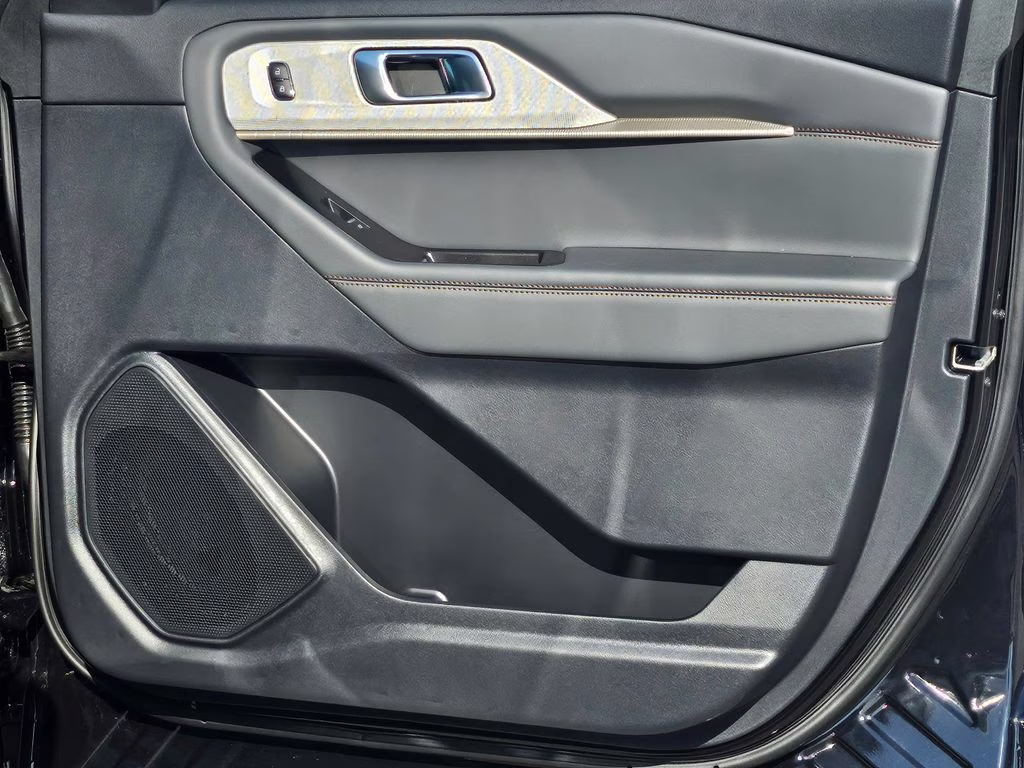 2026 Agate Black Metallic Ford Explorer Active RWD SUV