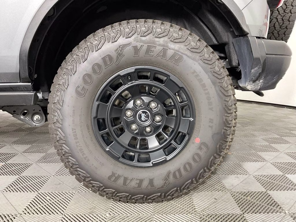 2026 Gray Metallic Ford Bronco Badlands 4X4 SUV