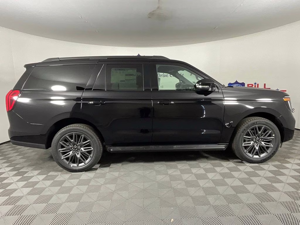 2026 Black Metallic Ford Expedition Platinum 4X4 SUV