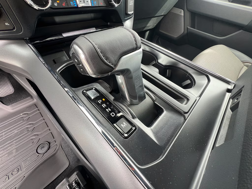 2026 Iconic Silver Metallic Ford F-150 LARIAT 4X4 Truck