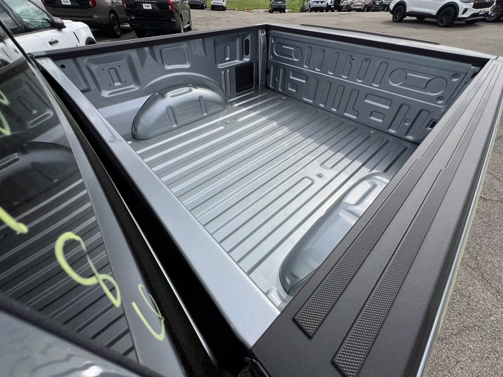 2026 Iconic Silver Metallic Ford F-150 LARIAT 4X4 Truck