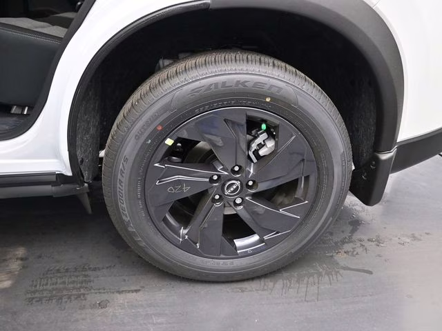 2026 Everest White Pearl Tricoat Nissan Rogue SV FWD SUV