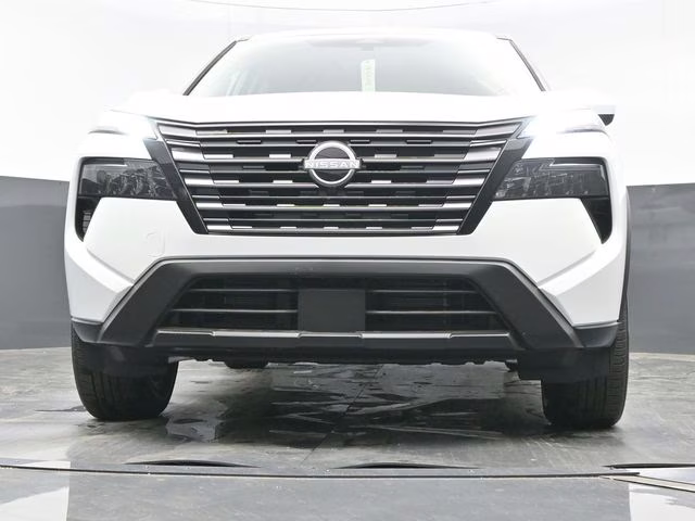 2026 Everest White Pearl Tricoat Nissan Rogue SV FWD SUV