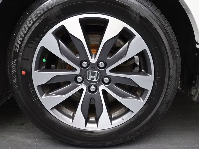 2021 Platinum White Pearl Honda Odyssey EX-L FWD Van