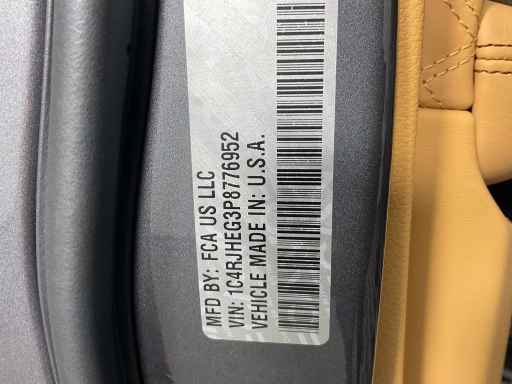 2023 Baltic Gray Metallic Clearcoat Jeep Grand Cherokee Summit Reserve 4X4 SUV