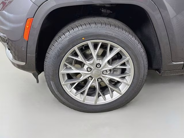 2022 Baltic Gray Metallic Clearcoat Jeep Grand Cherokee L Summit 4X4 SUV