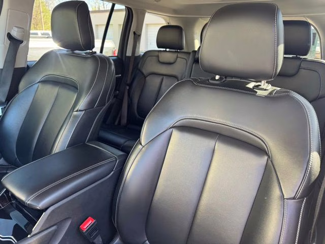 2023 Diamond Black Crystal Pearlcoat Jeep Grand Cherokee Limited 4X4 SUV