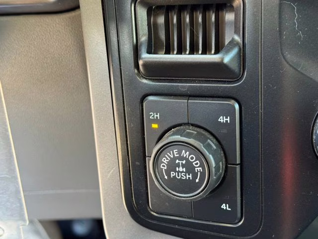 2024 Avalanche Ford F-150 XLT 4X4 Truck