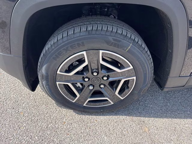 2026 Diamond Black Jeep Cherokee Laredo 4X4 SUV