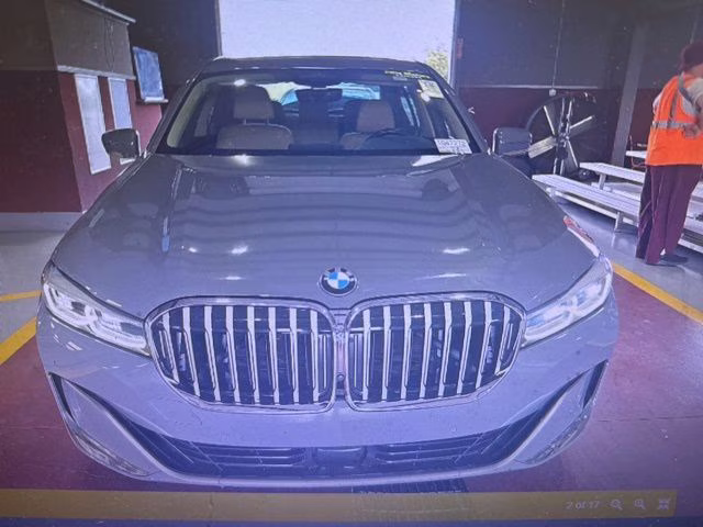 2022 Bernina Gray Amber Effect Metallic BMW 7 Series 740i RWD Sedan