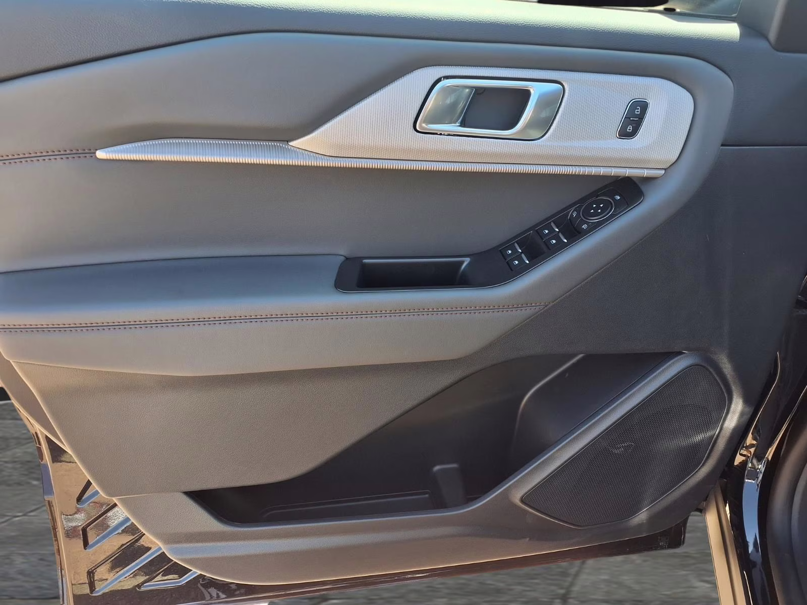 2026 Black Metallic Ford Explorer Active RWD SUV