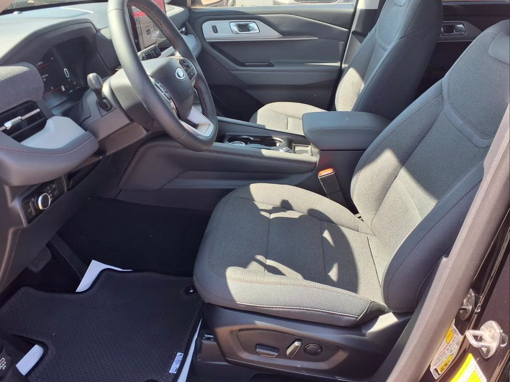 2026 Agate Black Metallic Ford Explorer Active w/200A Pkg RWD SUV