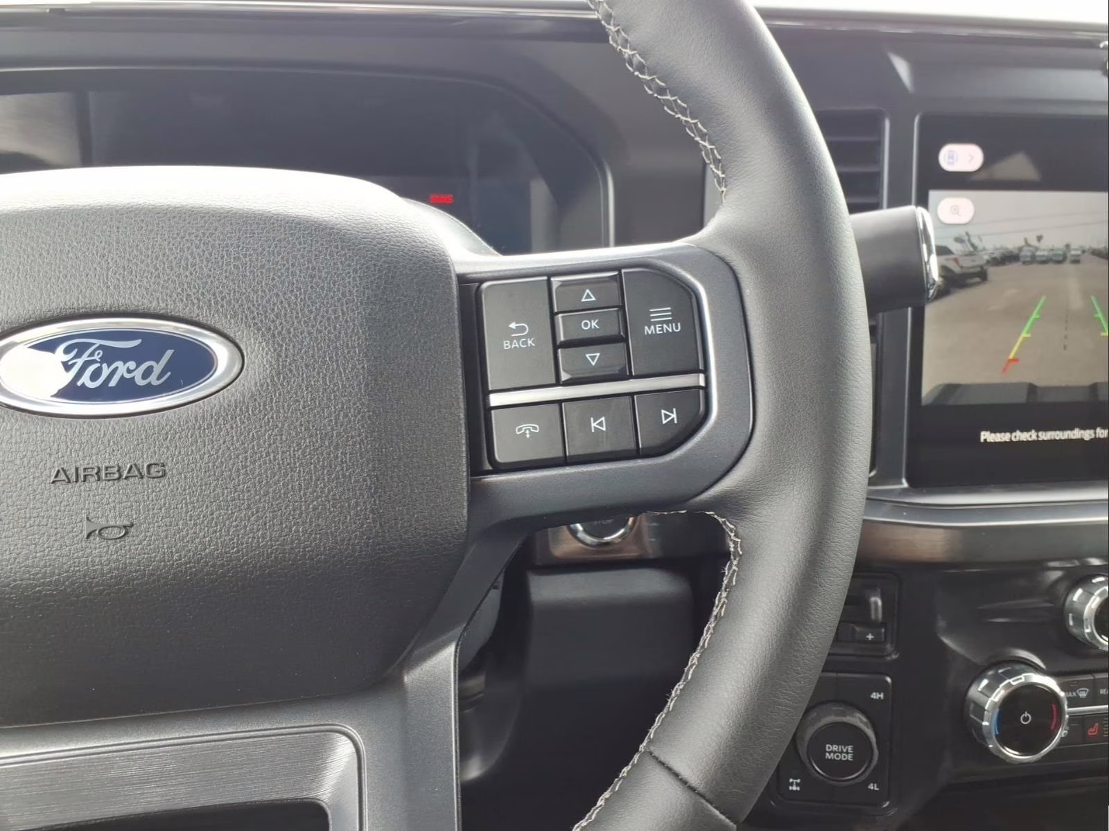 2026 Avalanche Ford Super Duty F-350 SRW Lariat 4X4 Truck