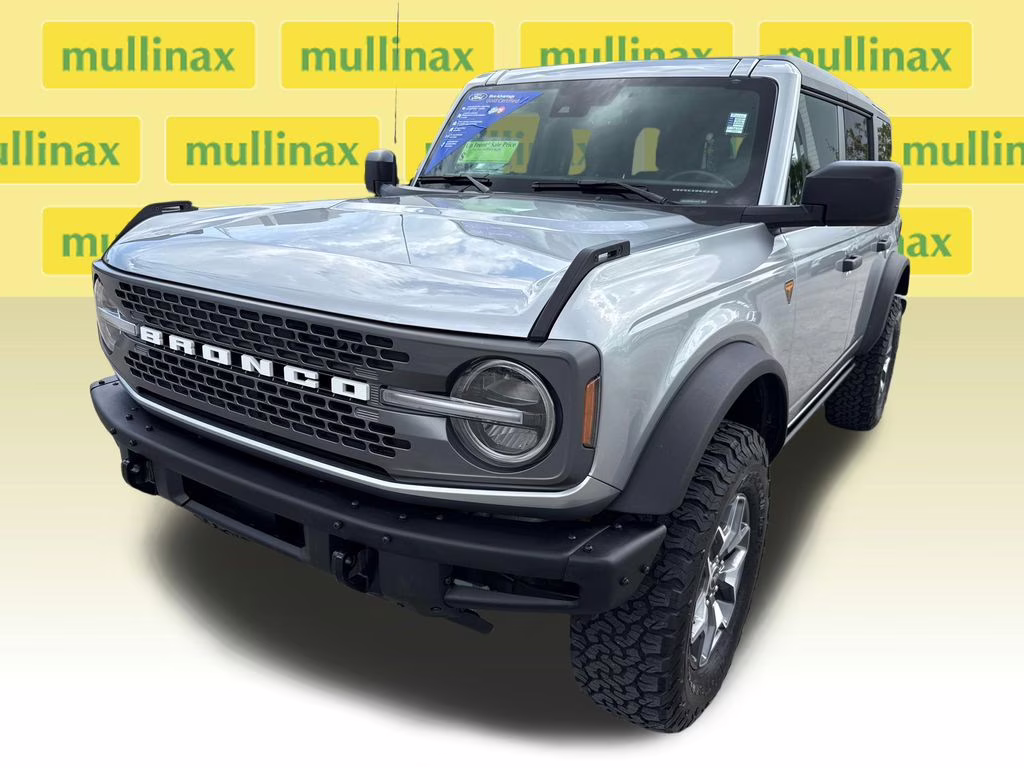 2024 Iconic Silver Metallic Ford Bronco Badlands 4X4 SUV