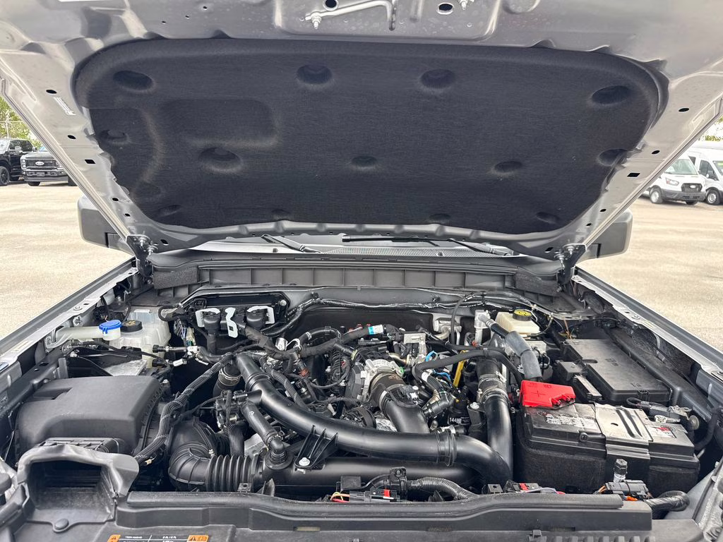 2024 Iconic Silver Metallic Ford Bronco Badlands 4X4 SUV