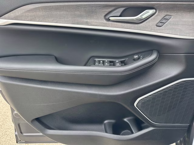 2026 Baltic Gray Metallic Clearcoat Jeep Grand Cherokee Limited 4X4 SUV