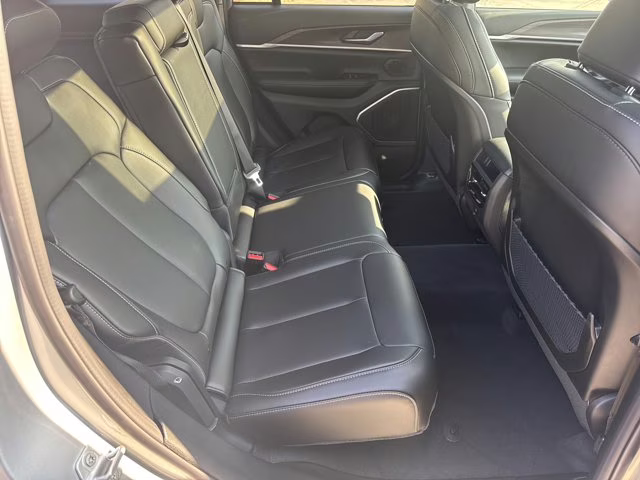 2026 Silver Zynith Jeep Grand Cherokee Limited 4X4 SUV