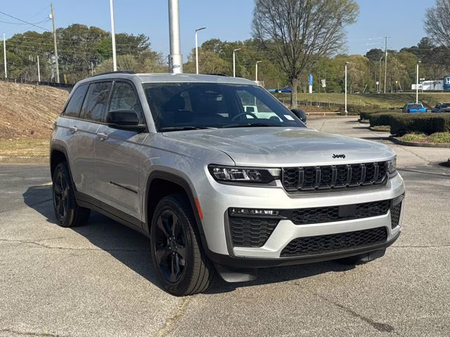 2026 Silver Zynith Jeep Grand Cherokee Limited 4X4 SUV