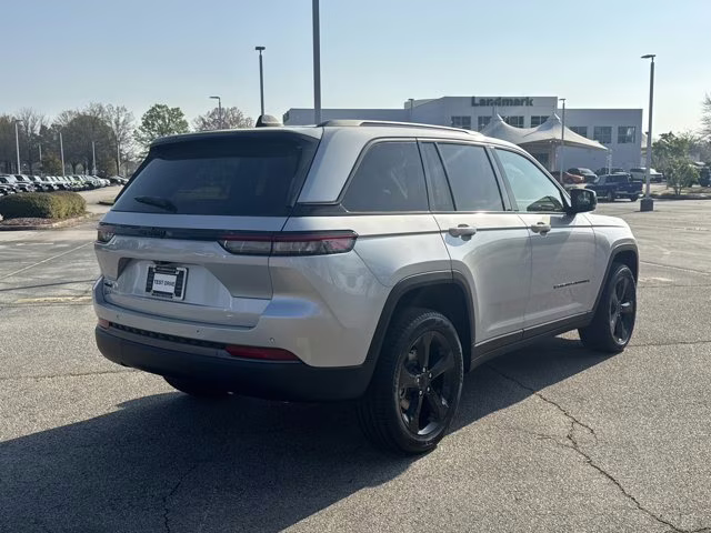 2026 Silver Zynith Jeep Grand Cherokee Limited 4X4 SUV