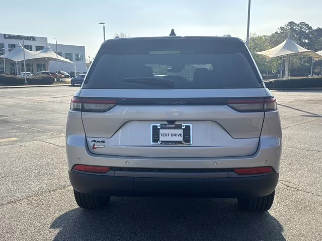 2026 Silver Zynith Jeep Grand Cherokee Limited 4X4 SUV