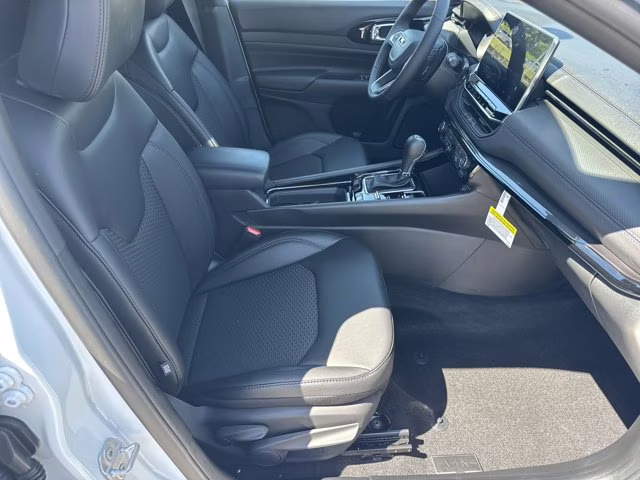 2026 Bright White Clearcoat Jeep Compass Latitude Altitude 4X4 SUV