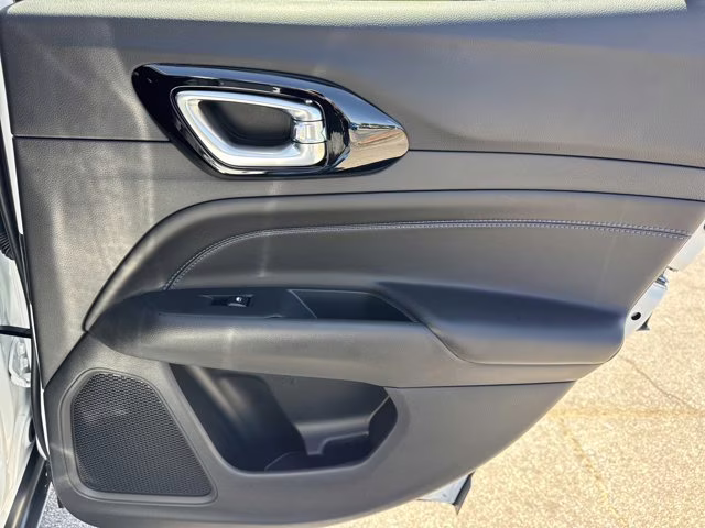 2026 Bright White Clearcoat Jeep Compass Latitude Altitude 4X4 SUV