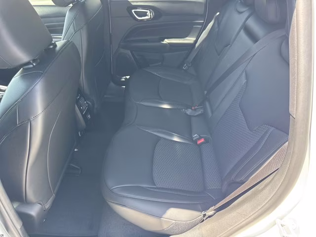 2026 Bright White Clearcoat Jeep Compass Latitude Altitude 4X4 SUV