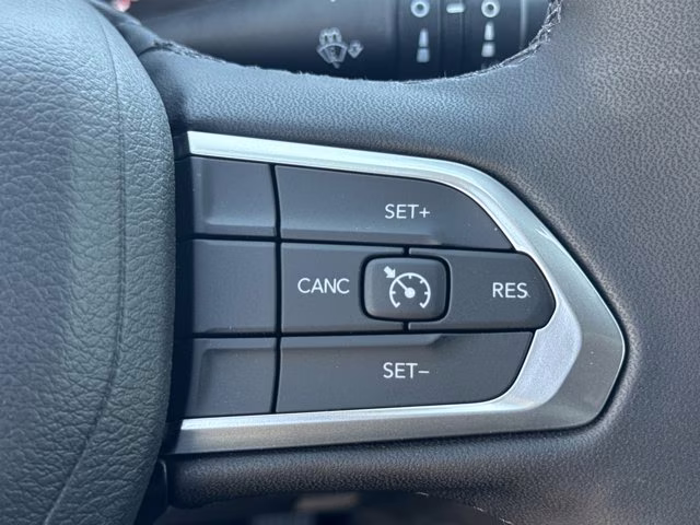 2026 Bright White Clearcoat Jeep Compass Latitude Altitude 4X4 SUV