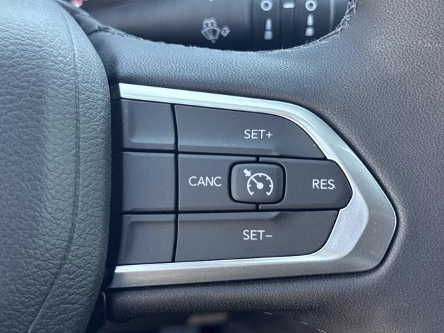 2026 Bright White Clearcoat Jeep Compass Latitude Altitude 4X4 SUV