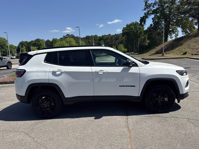 2026 Bright White Clearcoat Jeep Compass Latitude Altitude 4X4 SUV