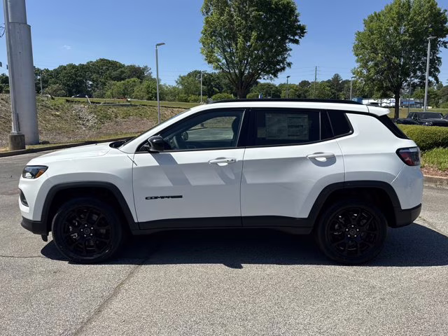 2026 Bright White Clearcoat Jeep Compass Latitude Altitude 4X4 SUV