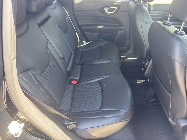 2026 Diamond Black Crystal Pearlcoat Jeep Compass Latitude Altitude 4X4 SUV