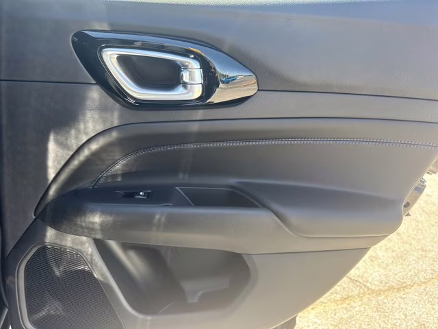 2026 Diamond Black Crystal Pearlcoat Jeep Compass Latitude Altitude 4X4 SUV