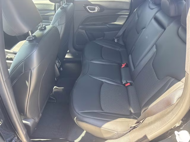 2026 Diamond Black Crystal Pearlcoat Jeep Compass Latitude Altitude 4X4 SUV