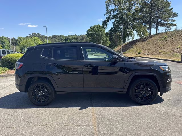 2026 Diamond Black Crystal Pearlcoat Jeep Compass Latitude Altitude 4X4 SUV