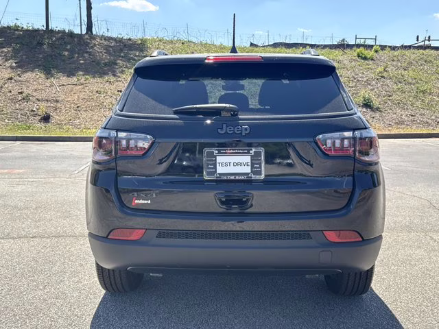 2026 Diamond Black Crystal Pearlcoat Jeep Compass Latitude Altitude 4X4 SUV