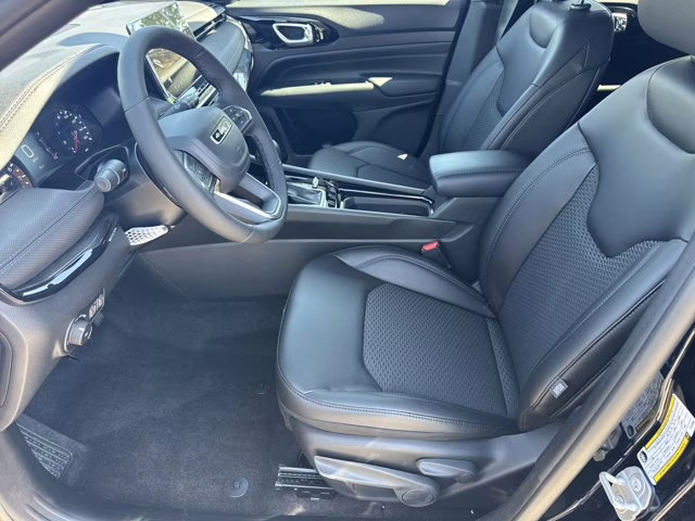 2026 Diamond Black Crystal Pearlcoat Jeep Compass Latitude Altitude 4X4 SUV