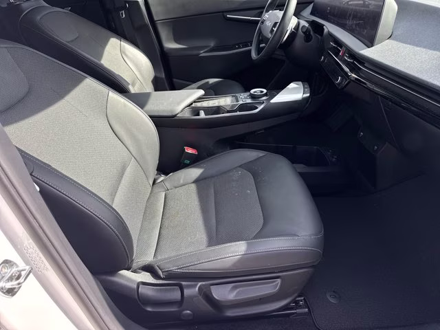 2024 Snow White Pearl Kia EV6 Light Long Range RWD SUV