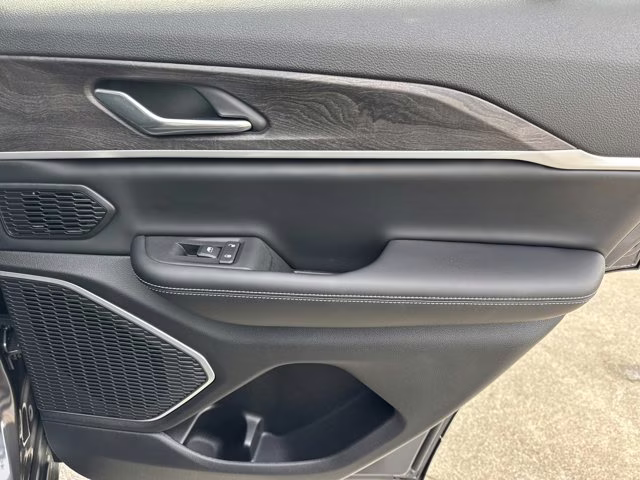 2026 Baltic Gray Metallic Clearcoat Jeep Grand Cherokee Limited 4X4 SUV